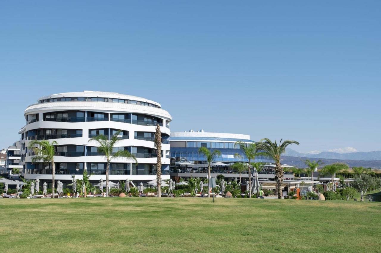 Liu Hotel Side